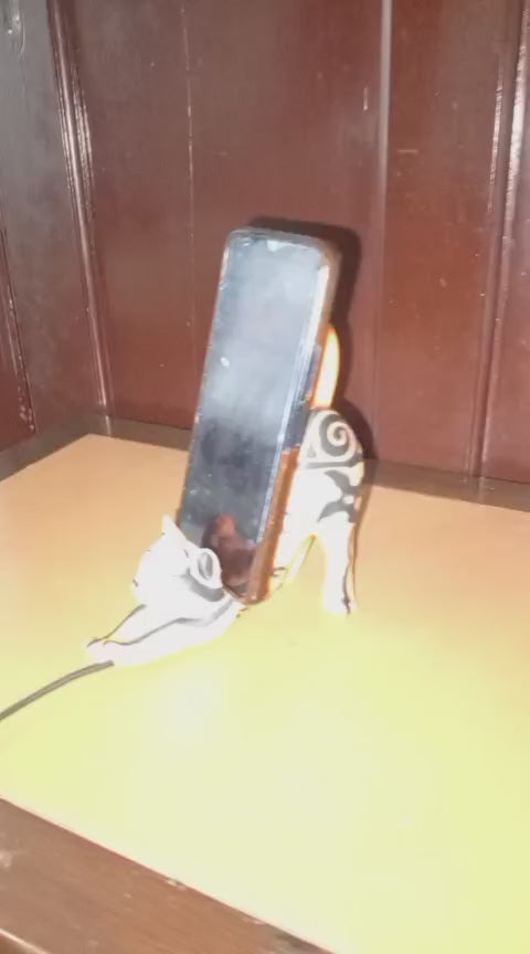 portacelular Naruto Shippuden de noche